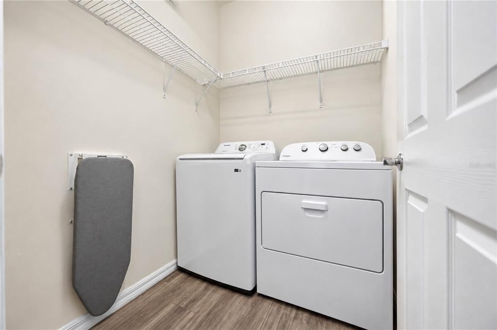 Active With Contract: $389,000 (2 beds, 2 baths, 1436 Square Feet)