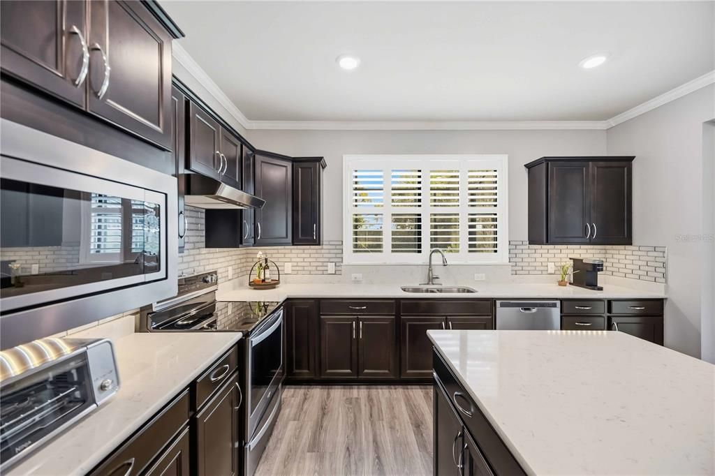Active With Contract: $389,000 (2 beds, 2 baths, 1436 Square Feet)