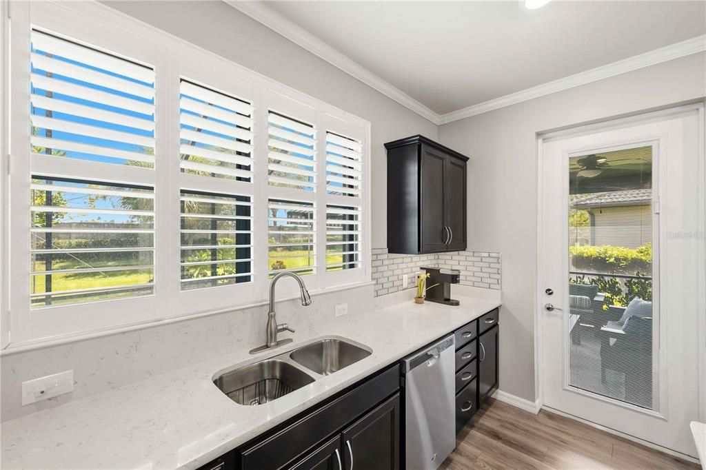Active With Contract: $389,000 (2 beds, 2 baths, 1436 Square Feet)