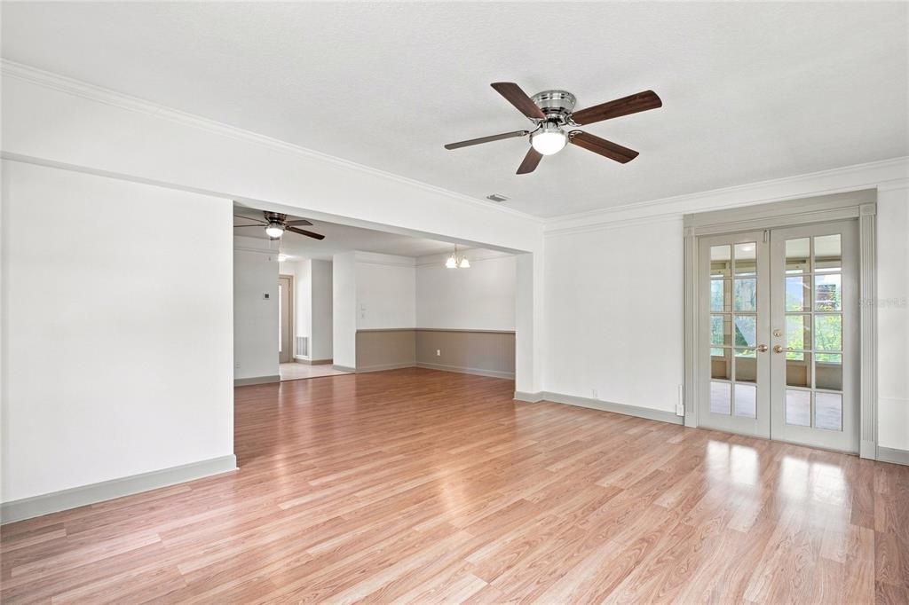 For Sale: $395,000 (2 beds, 2 baths, 1288 Square Feet)