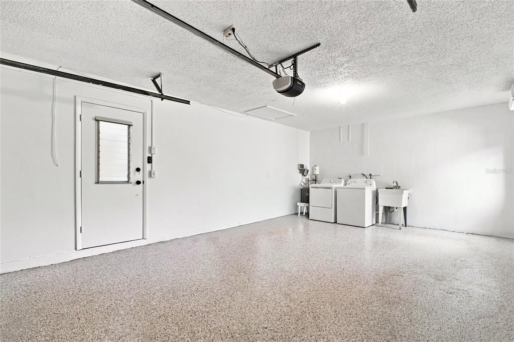 For Sale: $395,000 (2 beds, 2 baths, 1288 Square Feet)