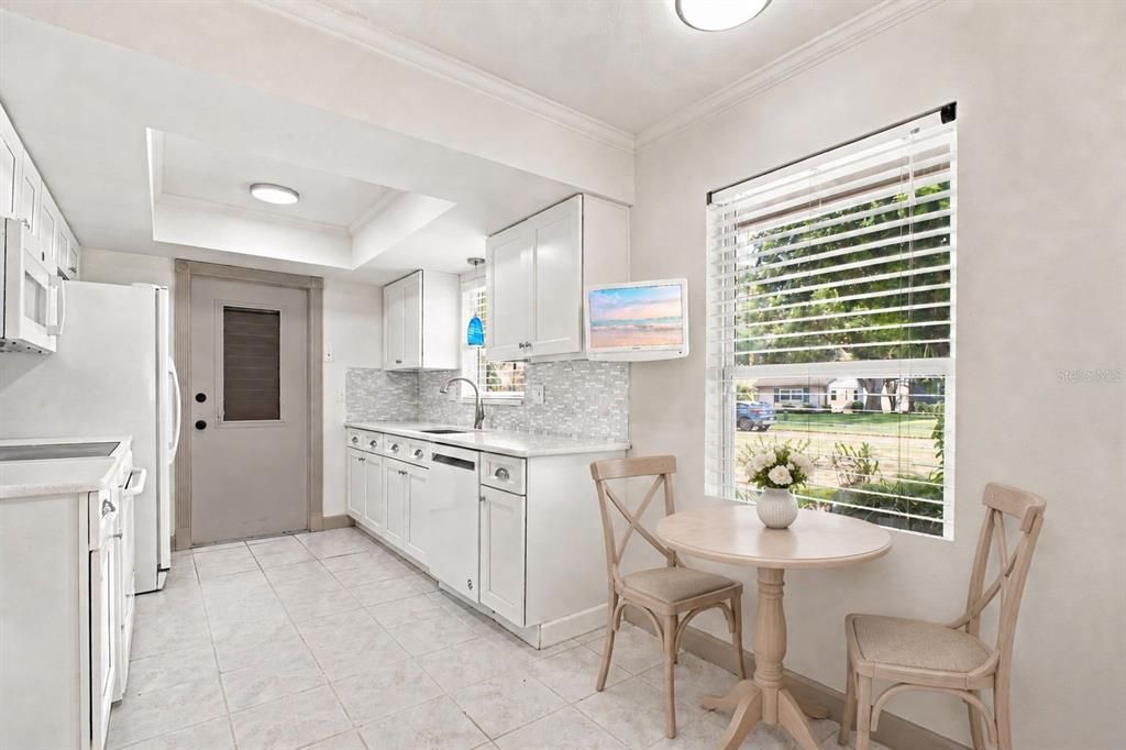 For Sale: $395,000 (2 beds, 2 baths, 1288 Square Feet)