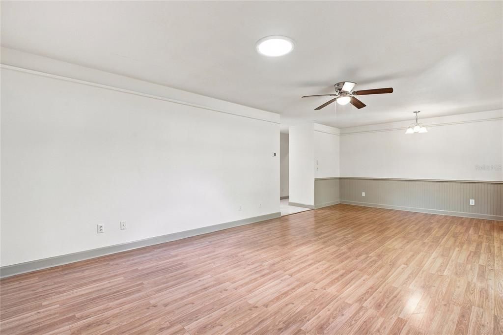 For Sale: $395,000 (2 beds, 2 baths, 1288 Square Feet)