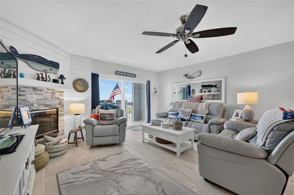 For Sale: $745,000 (3 beds, 3 baths, 1501 Square Feet)