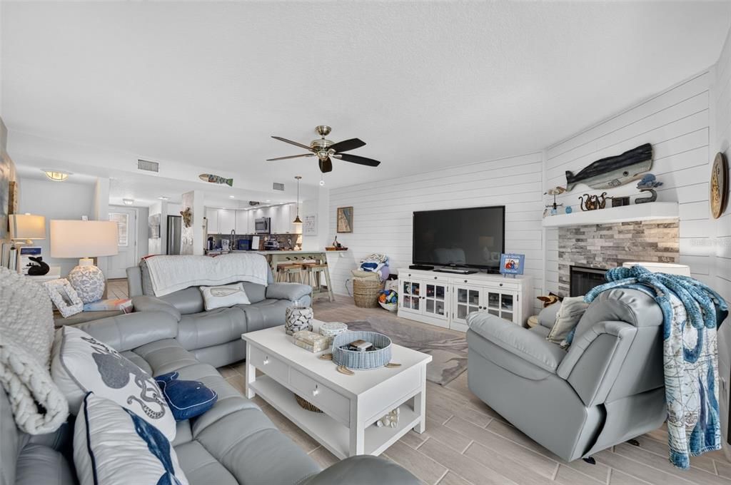 For Sale: $745,000 (3 beds, 3 baths, 1501 Square Feet)