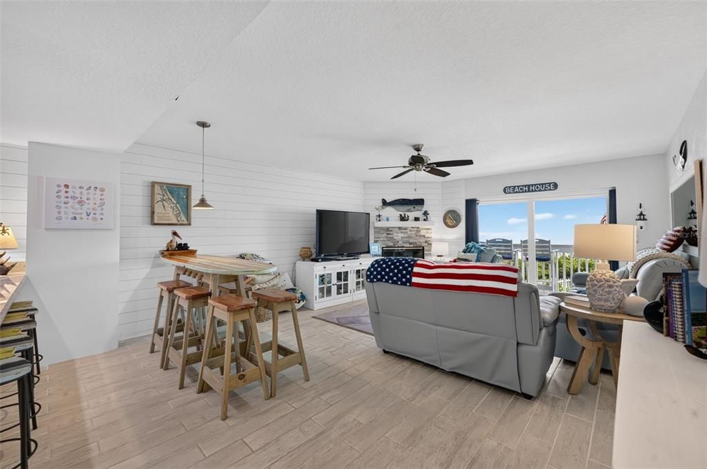 For Sale: $745,000 (3 beds, 3 baths, 1501 Square Feet)