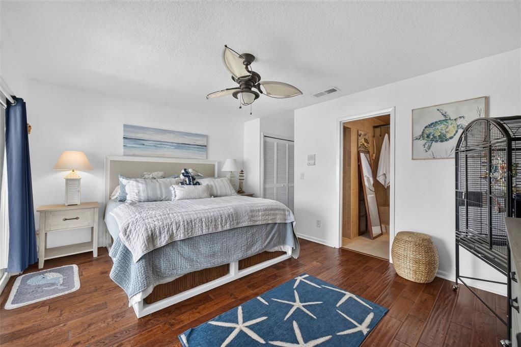 For Sale: $745,000 (3 beds, 3 baths, 1501 Square Feet)
