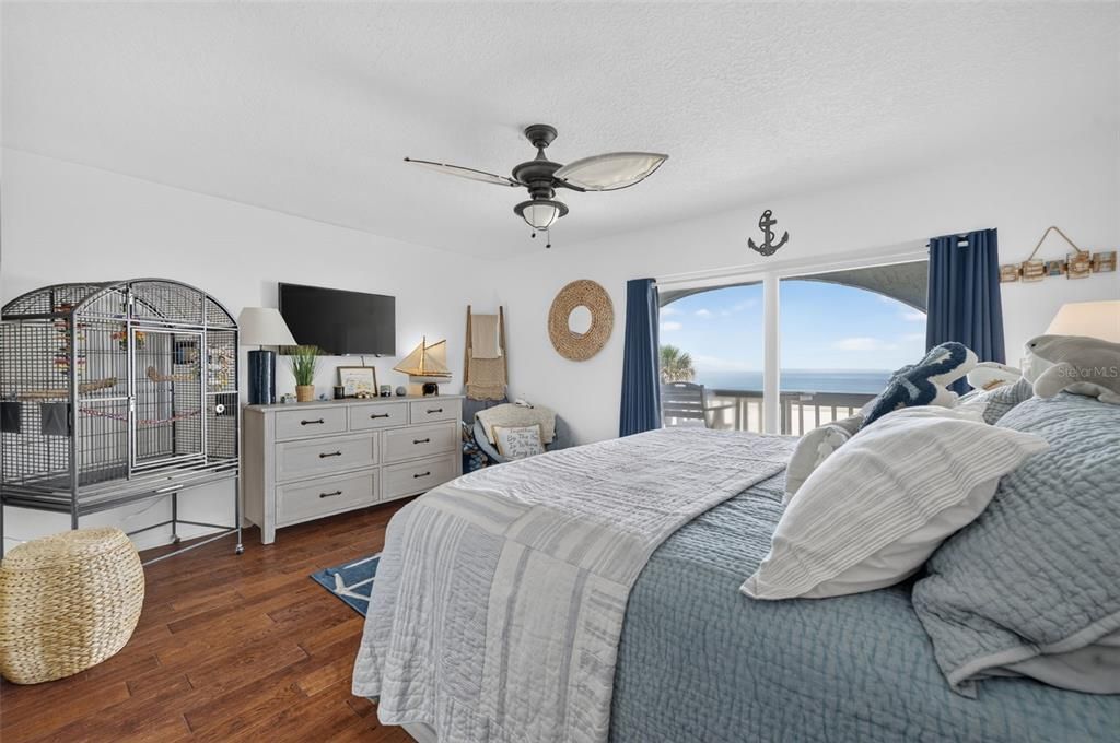 For Sale: $745,000 (3 beds, 3 baths, 1501 Square Feet)