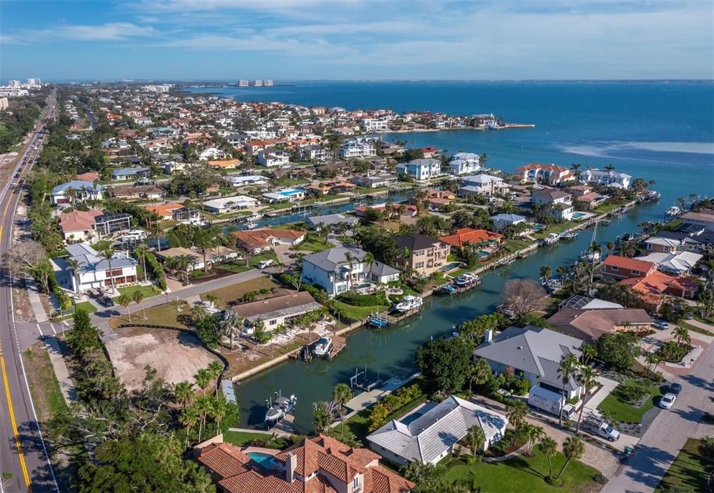 En Venta: $2,250,000 (0.40 acres)