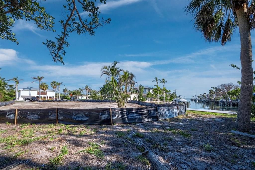 En Venta: $2,250,000 (0.40 acres)