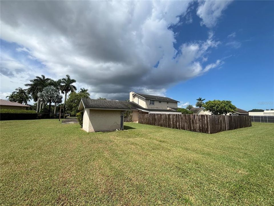 Active With Contract: $696,900 (5 beds, 3 baths, 2758 Square Feet)