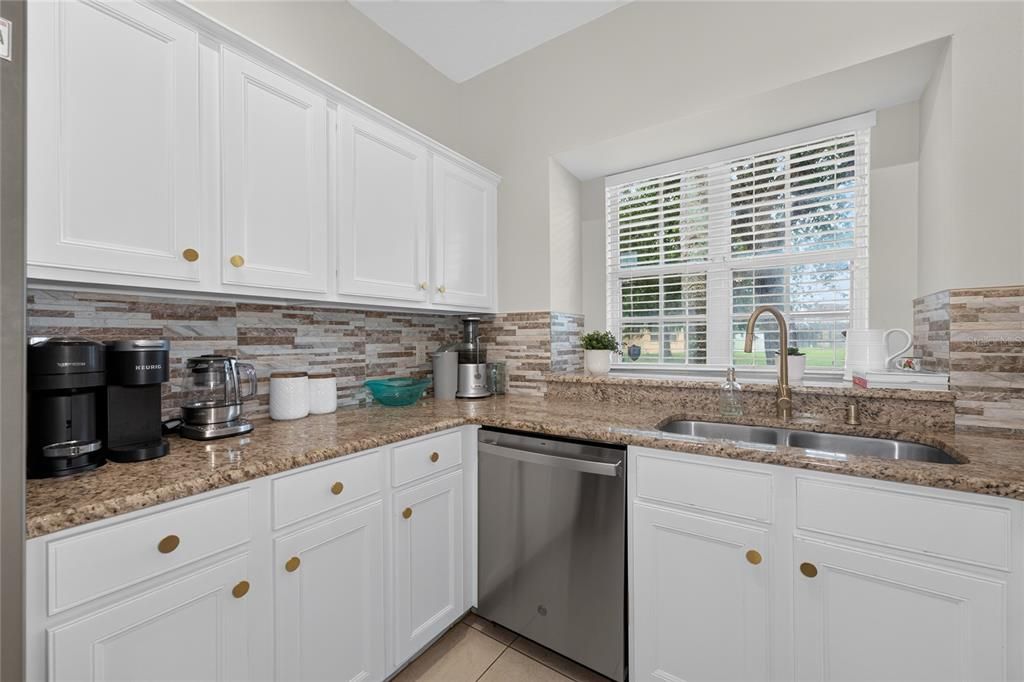 For Rent: $3,000 (4 beds, 2 baths, 2045 Square Feet)