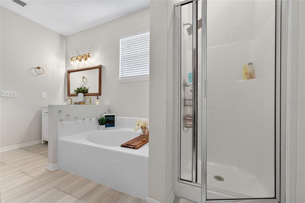 For Rent: $3,000 (4 beds, 2 baths, 2045 Square Feet)