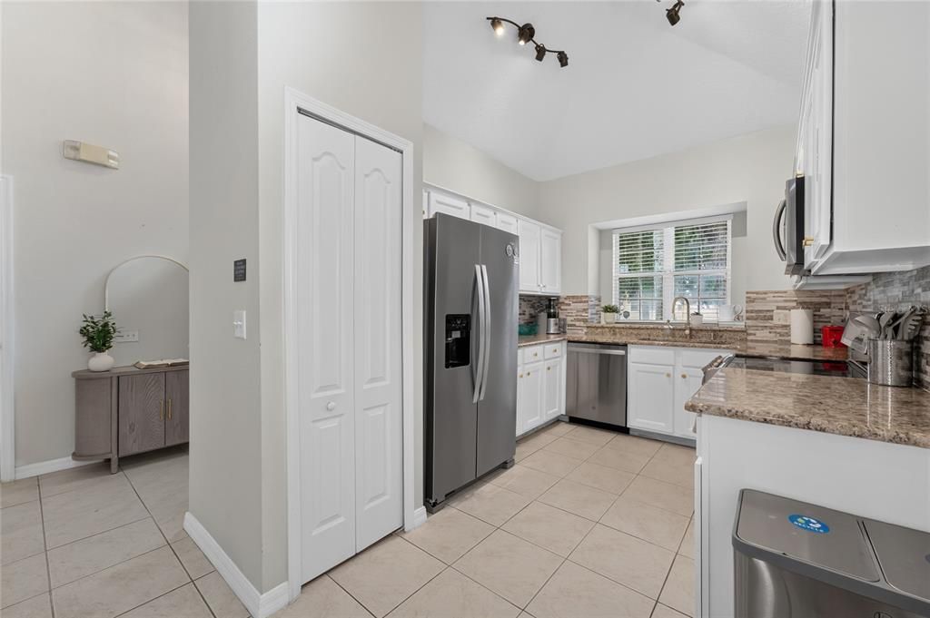 For Rent: $3,000 (4 beds, 2 baths, 2045 Square Feet)