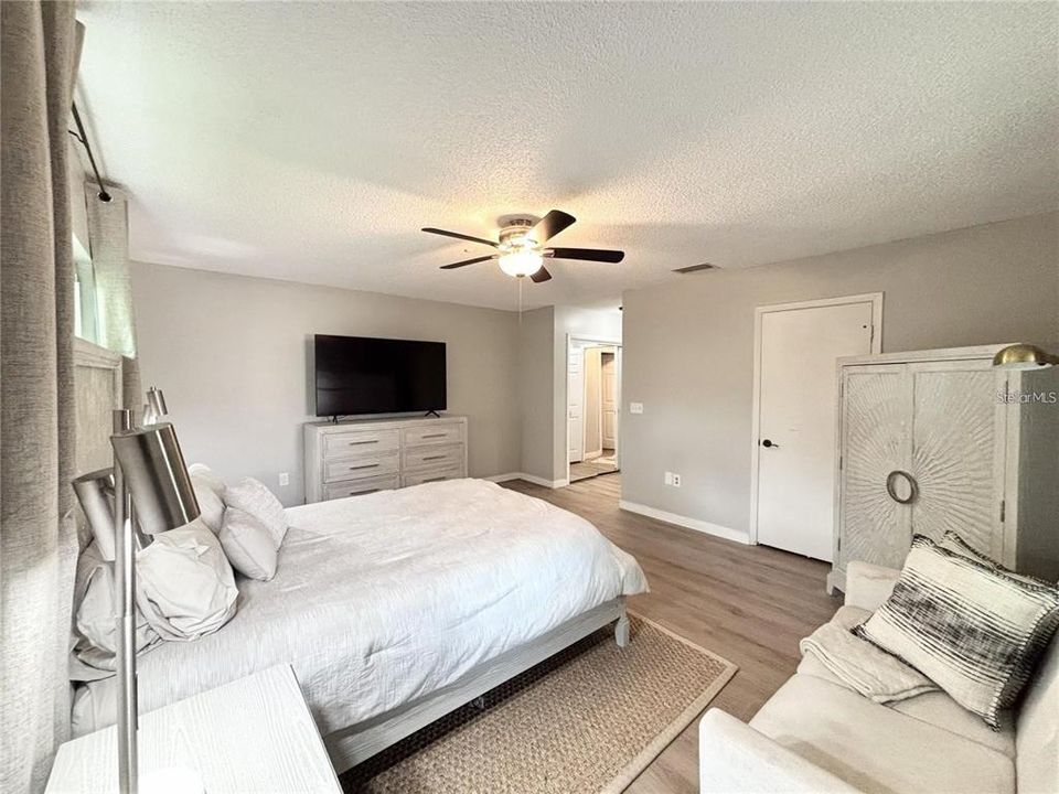 For Sale: $440,000 (3 beds, 2 baths, 1789 Square Feet)