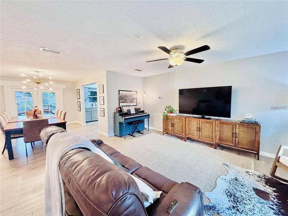 For Sale: $440,000 (3 beds, 2 baths, 1789 Square Feet)