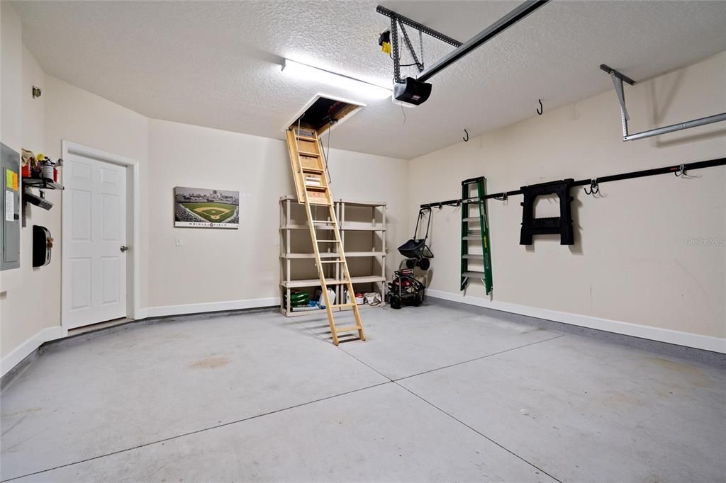 For Rent: $3,595 (3 beds, 2 baths, 2013 Square Feet)