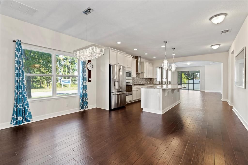 For Rent: $3,595 (3 beds, 2 baths, 2013 Square Feet)