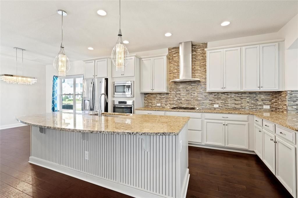 For Rent: $3,595 (3 beds, 2 baths, 2013 Square Feet)