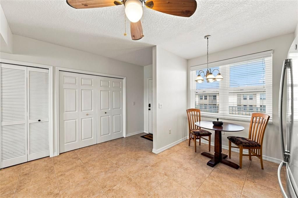 En Venta: $389,990 (2 camas, 2 baños, 1320 Pies cuadrados)