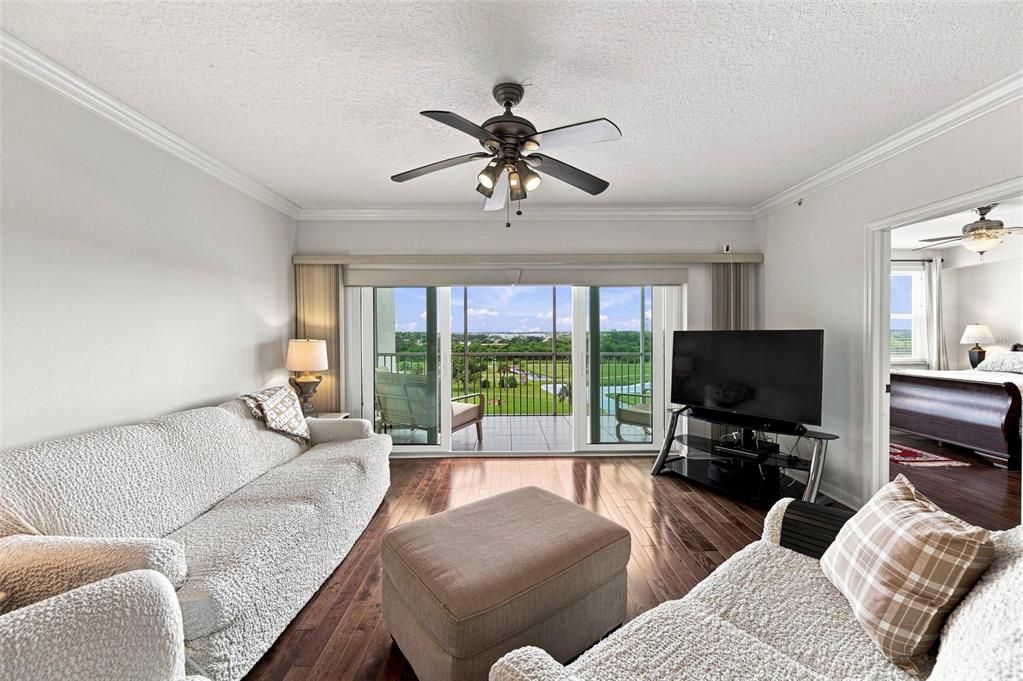 En Venta: $389,990 (2 camas, 2 baños, 1320 Pies cuadrados)