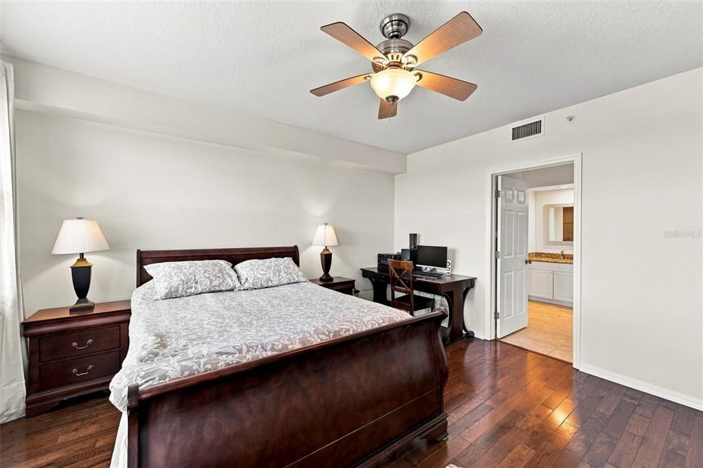 En Venta: $389,990 (2 camas, 2 baños, 1320 Pies cuadrados)