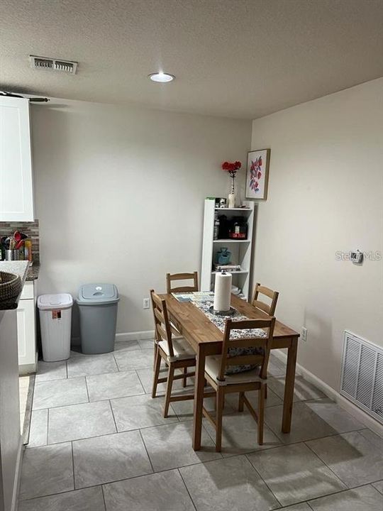 В аренду: $1,700 (2 спален, 2 ванн, 996 Квадратных фут)