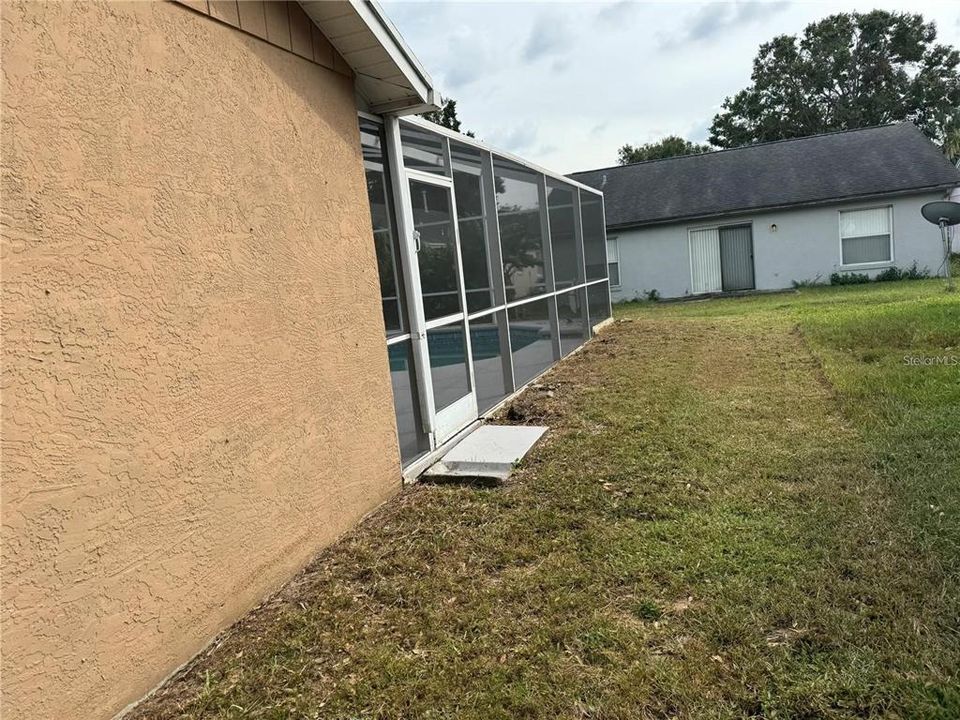 For Rent: $2,200 (3 beds, 2 baths, 1337 Square Feet)