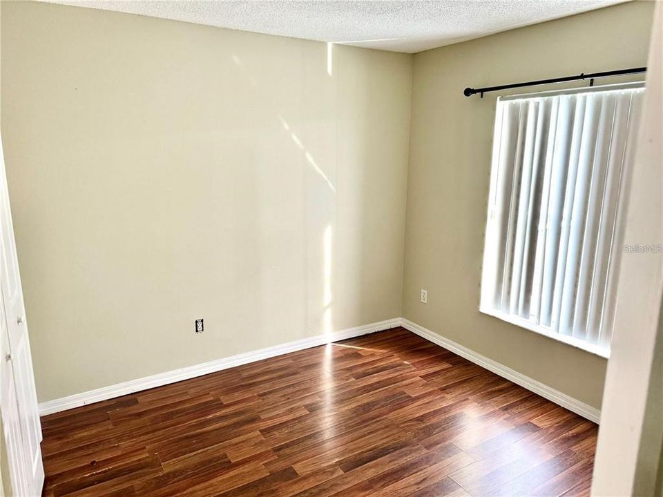 For Rent: $2,200 (3 beds, 2 baths, 1337 Square Feet)