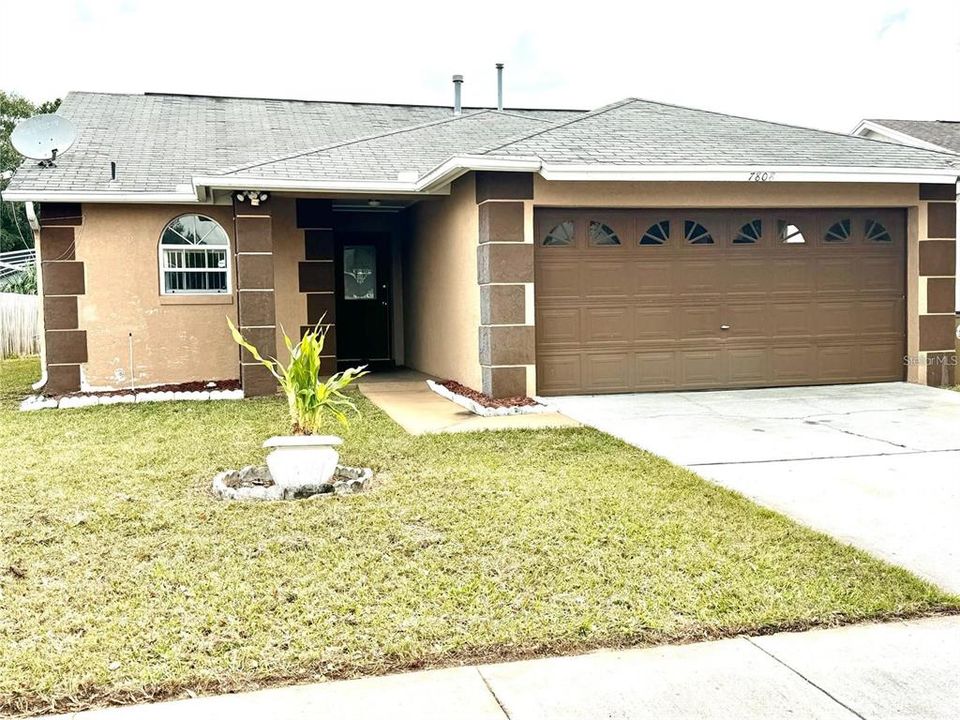 For Rent: $2,200 (3 beds, 2 baths, 1337 Square Feet)