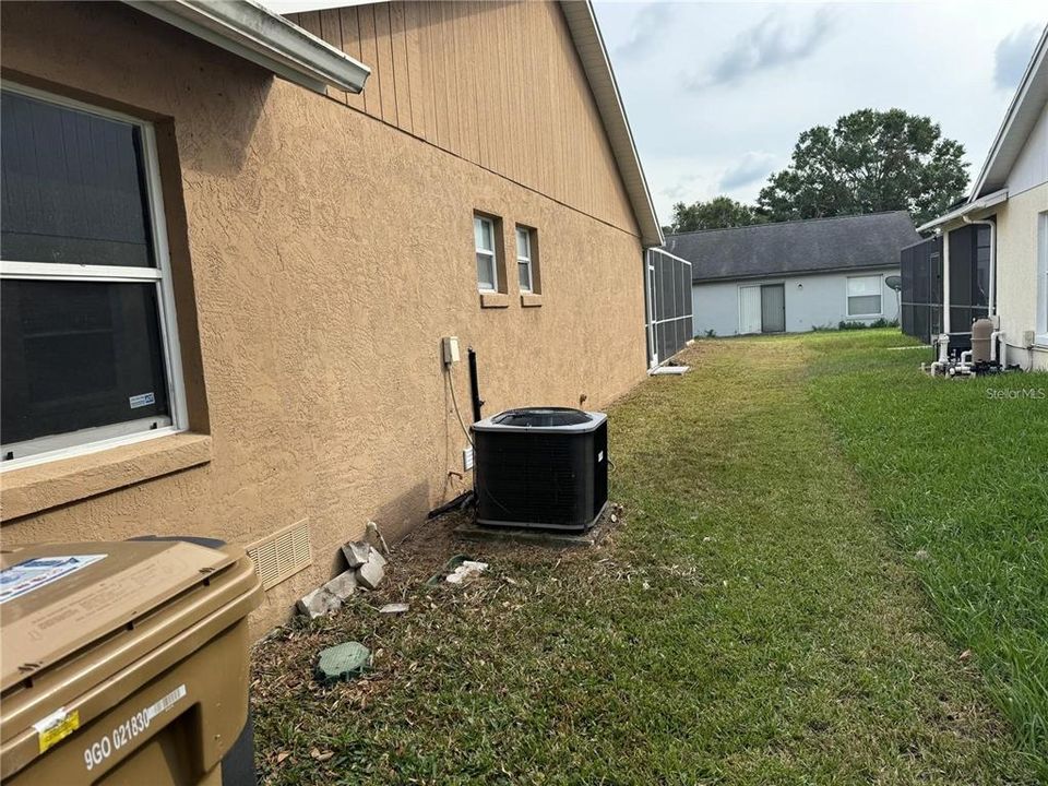 For Rent: $2,200 (3 beds, 2 baths, 1337 Square Feet)