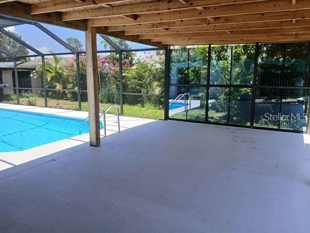 For Sale: $345,000 (4 beds, 2 baths, 1968 Square Feet)