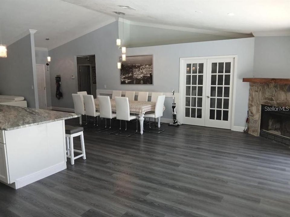 For Sale: $345,000 (4 beds, 2 baths, 1968 Square Feet)