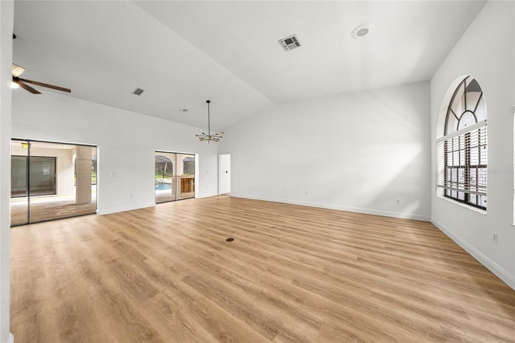 En Venta: $549,900 (3 camas, 2 baños, 2648 Pies cuadrados)