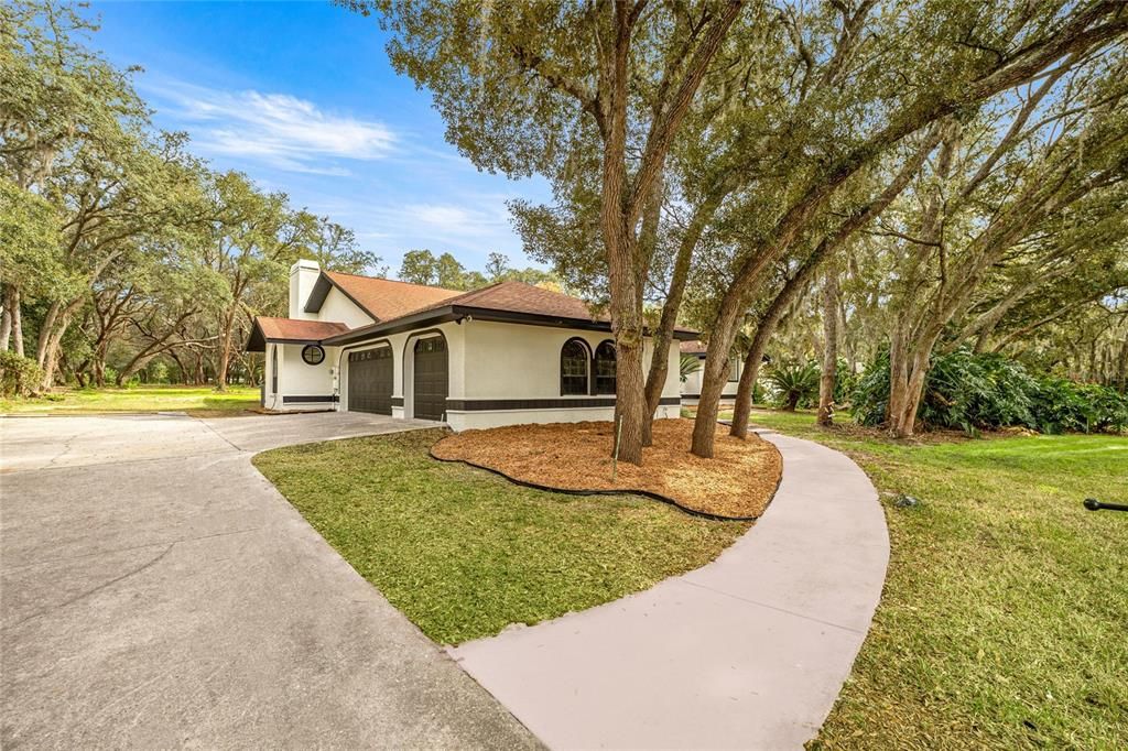 En Venta: $549,900 (3 camas, 2 baños, 2648 Pies cuadrados)