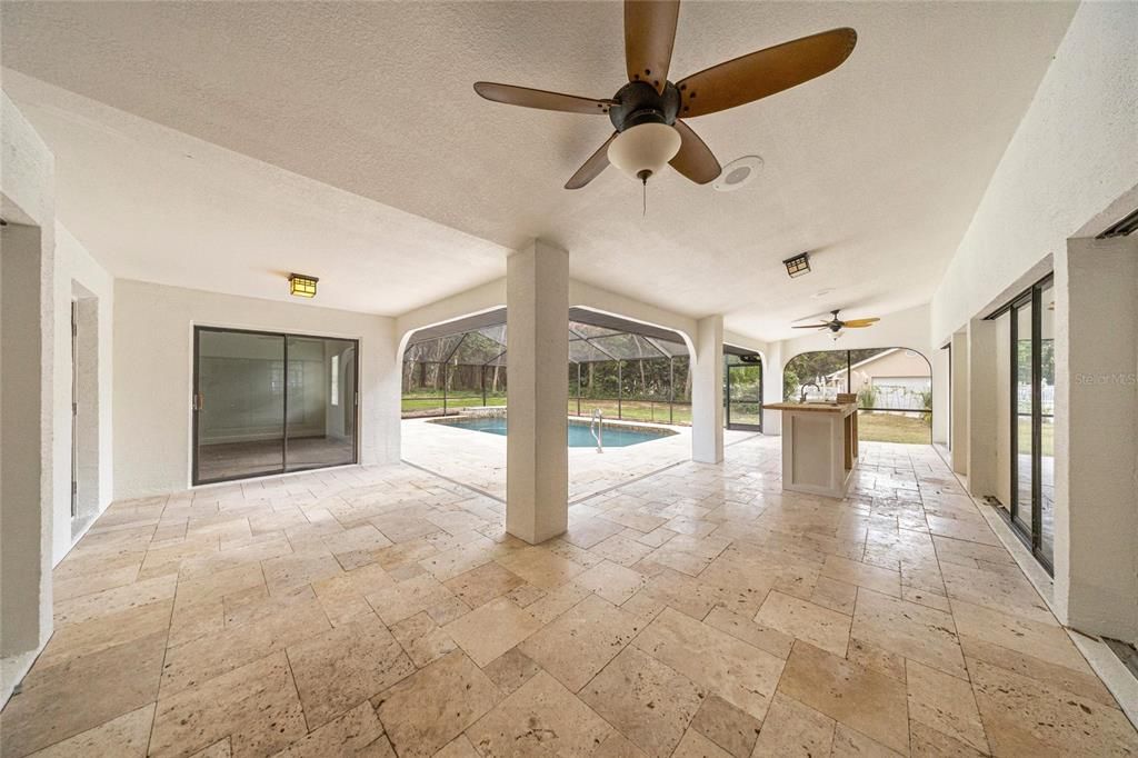 En Venta: $549,900 (3 camas, 2 baños, 2648 Pies cuadrados)