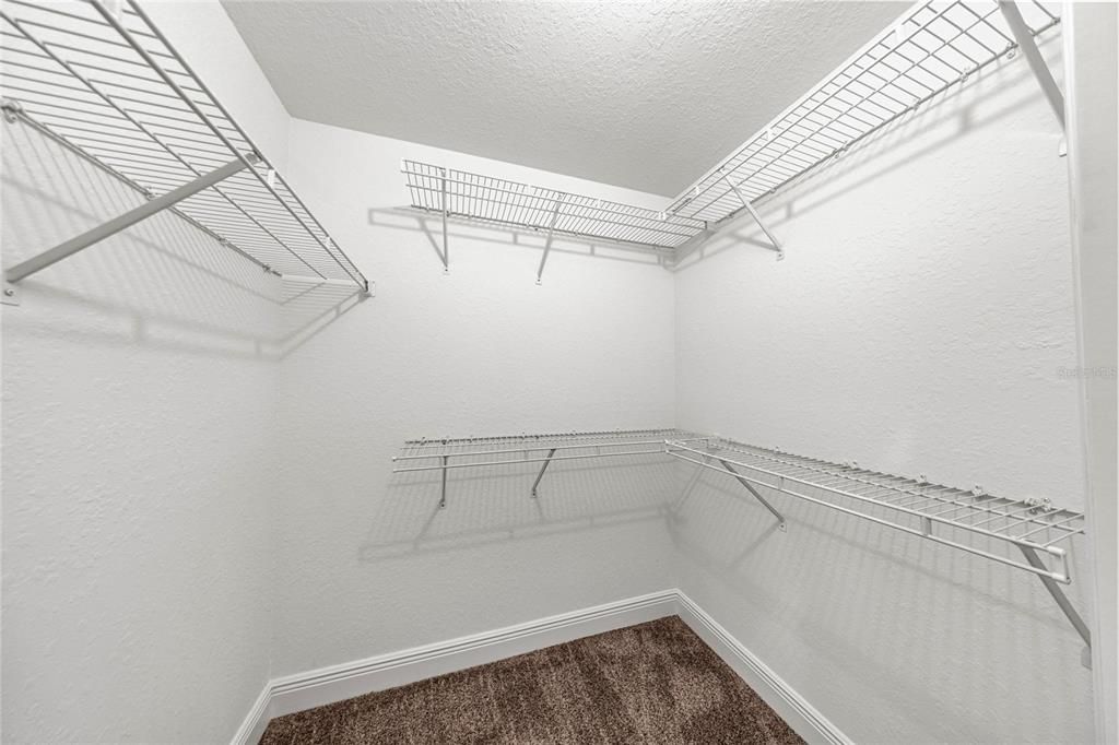 En Venta: $549,900 (3 camas, 2 baños, 2648 Pies cuadrados)