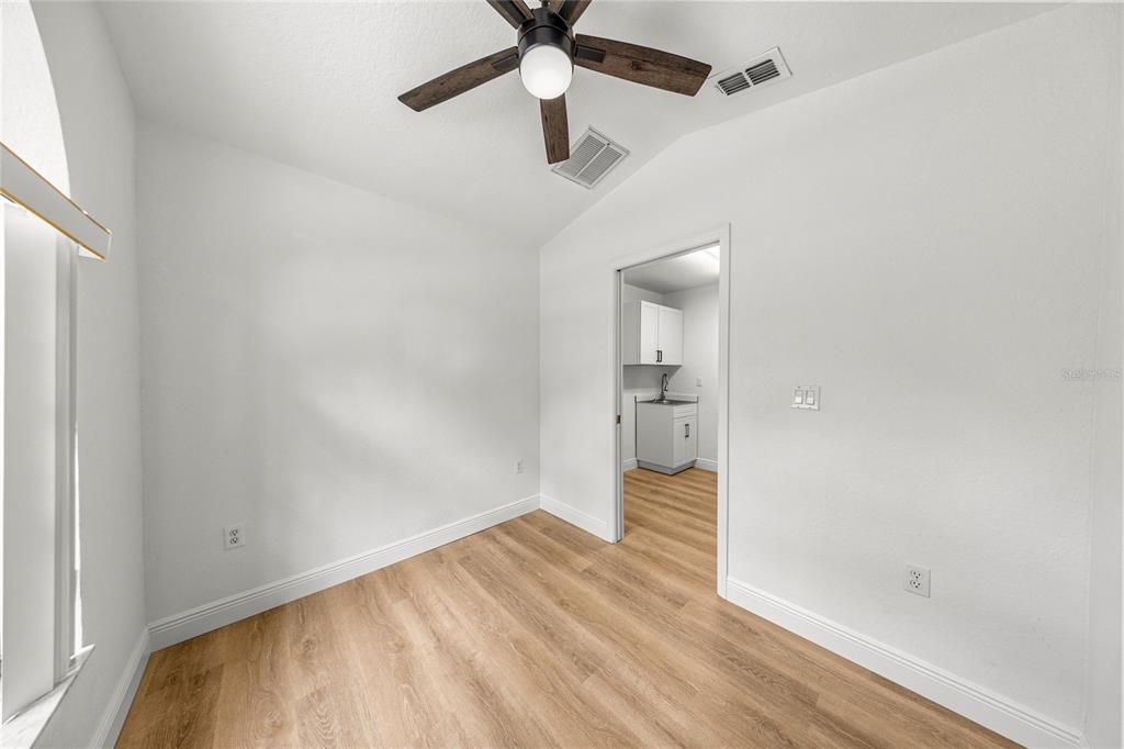 En Venta: $549,900 (3 camas, 2 baños, 2648 Pies cuadrados)