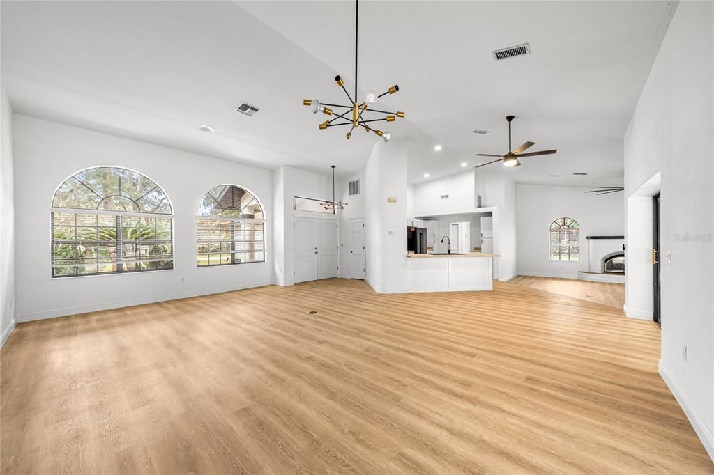 En Venta: $549,900 (3 camas, 2 baños, 2648 Pies cuadrados)