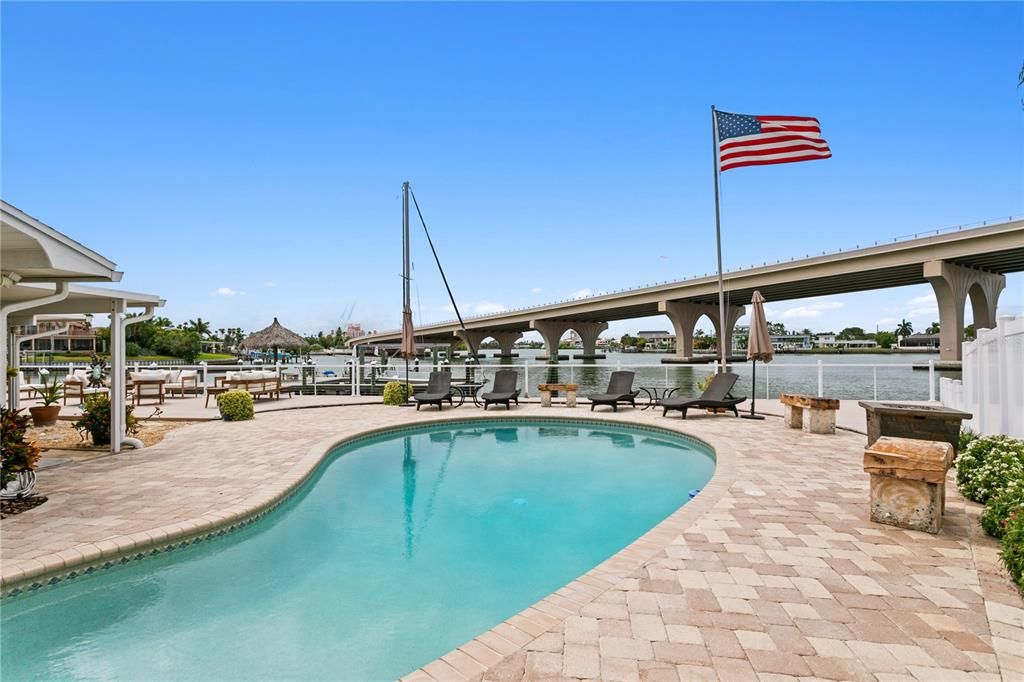 For Sale: $1,650,000 (3 beds, 2 baths, 1560 Square Feet)