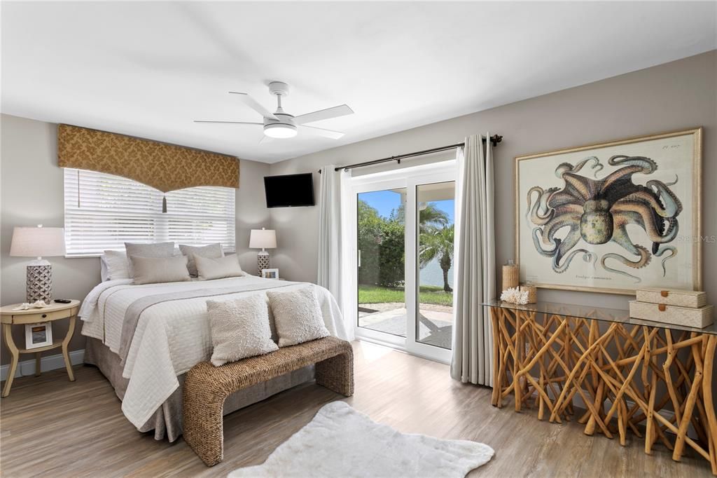 For Sale: $1,650,000 (3 beds, 2 baths, 1560 Square Feet)