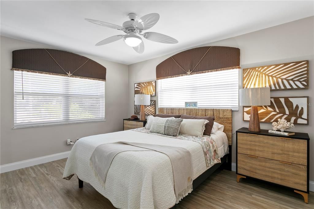 For Sale: $1,650,000 (3 beds, 2 baths, 1560 Square Feet)