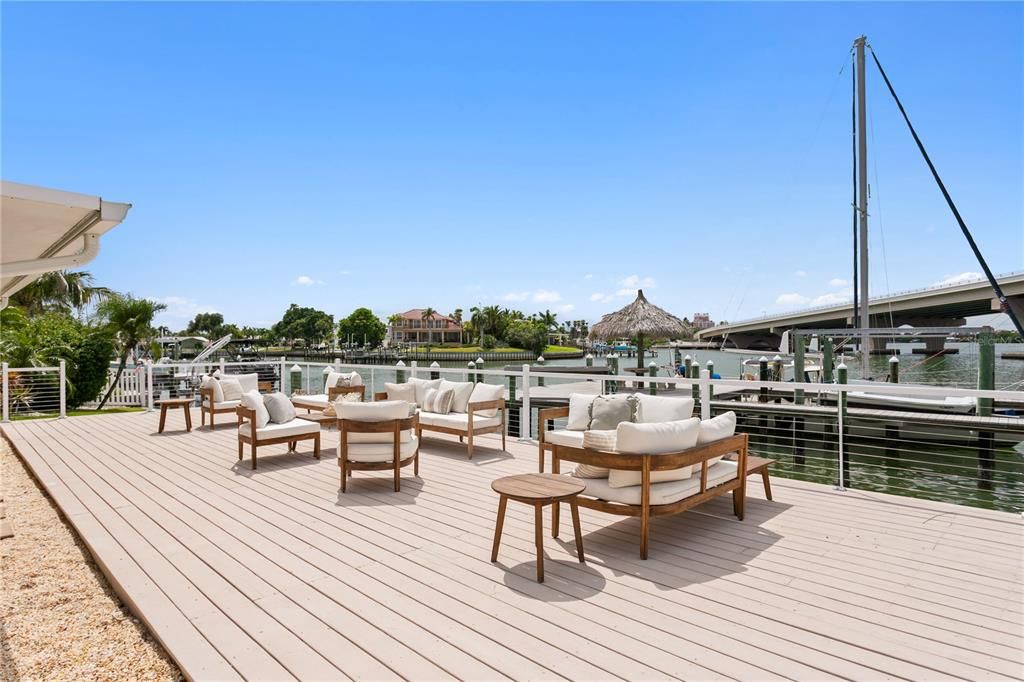 For Sale: $1,650,000 (3 beds, 2 baths, 1560 Square Feet)