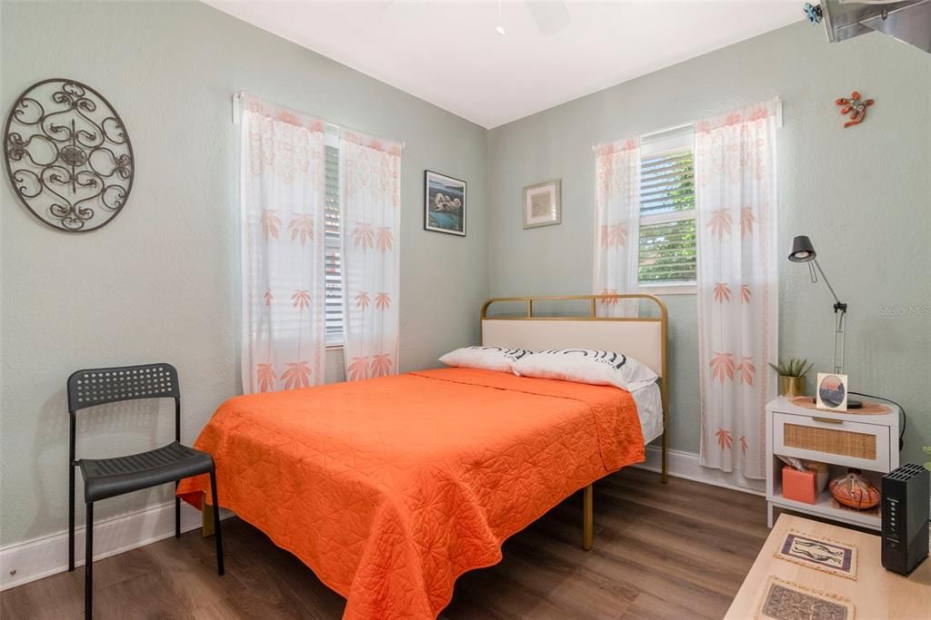 На продажу: $389,000 (3 спален, 2 ванн, 1024 Квадратных фут)