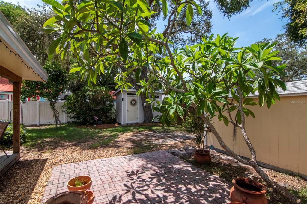 На продажу: $389,000 (3 спален, 2 ванн, 1024 Квадратных фут)