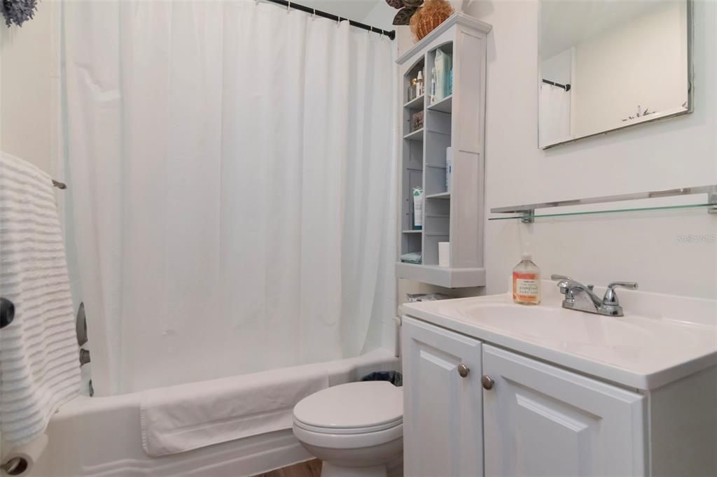 На продажу: $389,000 (3 спален, 2 ванн, 1024 Квадратных фут)