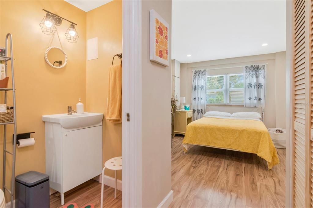 На продажу: $389,000 (3 спален, 2 ванн, 1024 Квадратных фут)