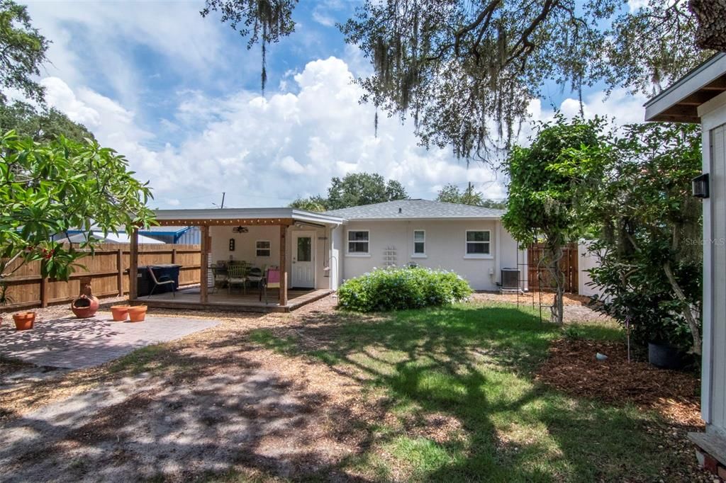 На продажу: $389,000 (3 спален, 2 ванн, 1024 Квадратных фут)