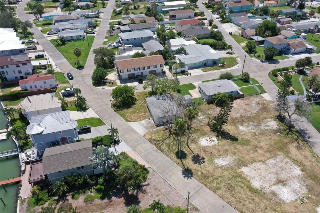 For Sale: $279,000 (2 beds, 1 baths, 1120 Square Feet)