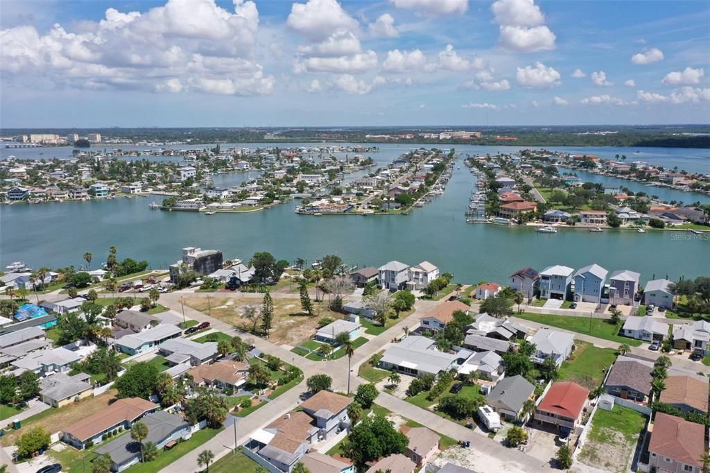 For Sale: $279,000 (2 beds, 1 baths, 1120 Square Feet)